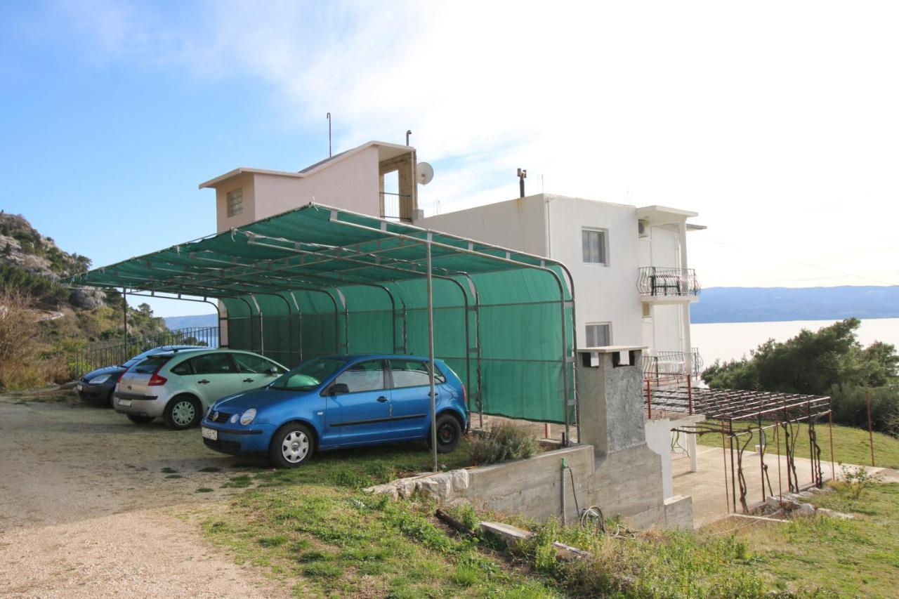 Apartment With 2 Balconies And Sea View Omis Bagian luar foto