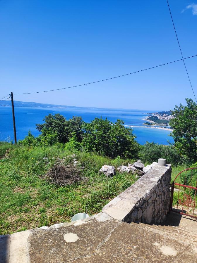 Apartment With 2 Balconies And Sea View Omis Bagian luar foto