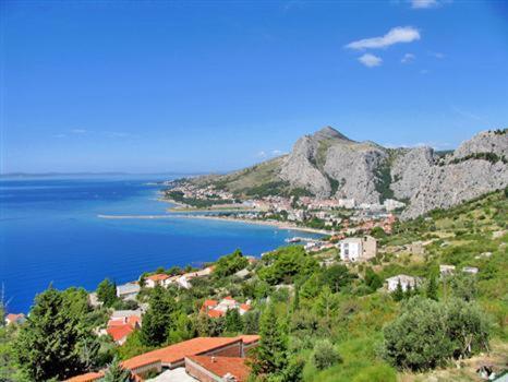 Apartment With 2 Balconies And Sea View Omis Bagian luar foto